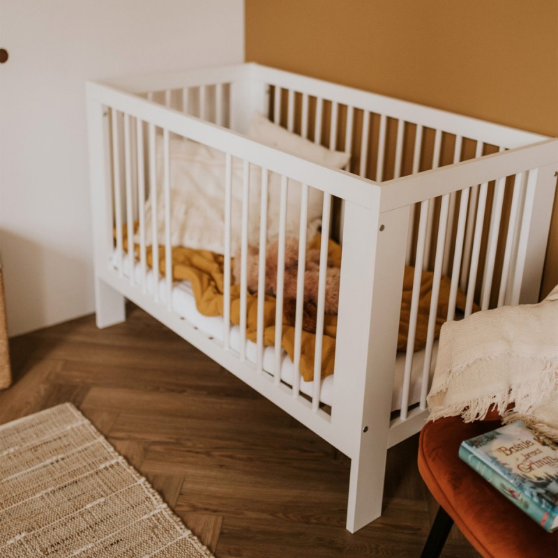OLIVIA Lit bébé à barreaux 120x60