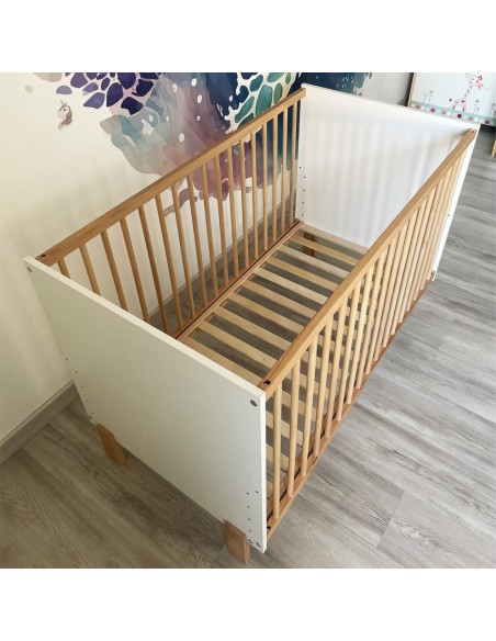 MATTI Lit bébé évolutif à barreaux pieds droits vernis écologique MATTI Lit bébé évolutif à barreaux pieds droits vernis écologique